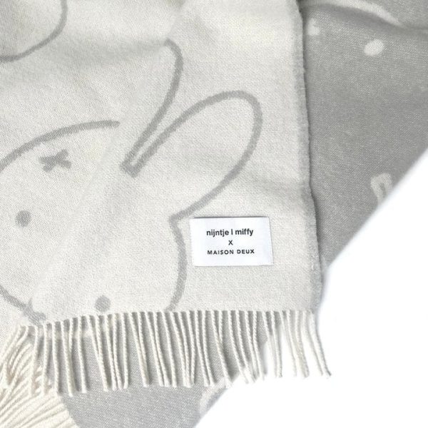 maison-deux-room-decor-miffy-blanket-cloud-white-grey-31899820130391_720x-4 maison-deux-room-decor-miffy-blanket-cloud-white-grey-31899820130391_720x-4