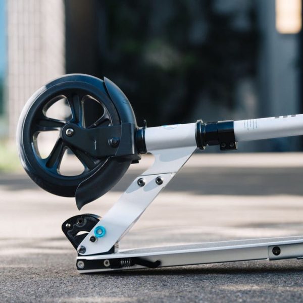 micro-kickboard-outdoor-micro-classic-scooter-matte-silver-32481357037655_720x micro-kickboard-outdoor-micro-classic-scooter-matte-silver-32481357037655_720x